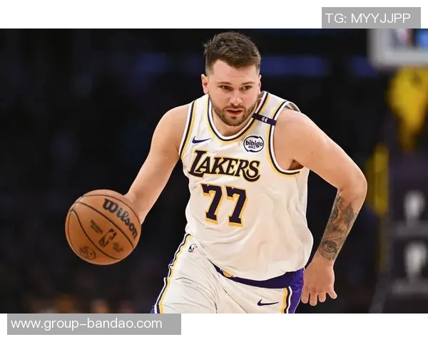 兰德尔全场表现平平下半场仅得9分贡献24分7板3助2断 兰德尔全场表现平平下半场仅得9分贡献24分7板3助2断