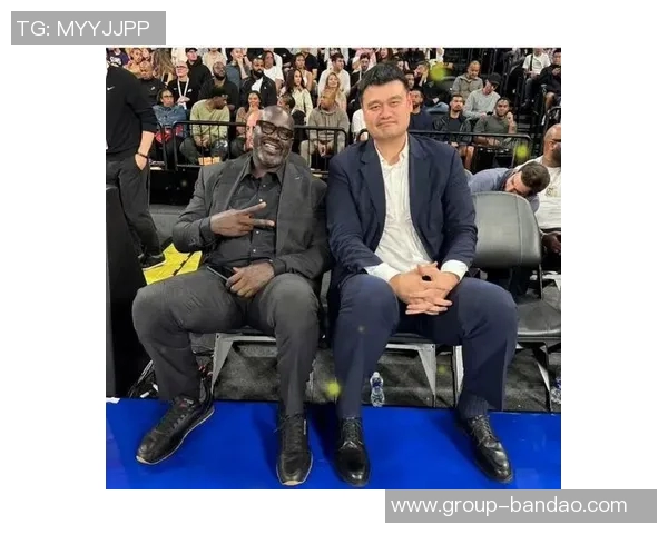 明星聚会小贝与成龙姚明奥尼尔同框自拍引发热议 明星聚会小贝与成龙姚明奥尼尔同框自拍引发热议