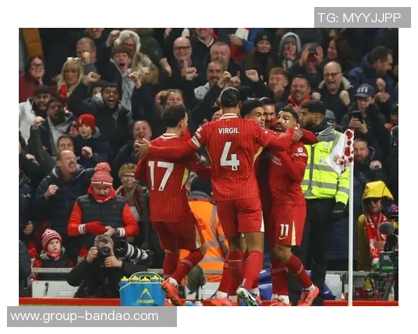 英超战报:利物浦遭遇四连败曼联喜迎三连胜展现强势回归 英超战报:利物浦遭遇四连败曼联喜迎三连胜展现强势回归