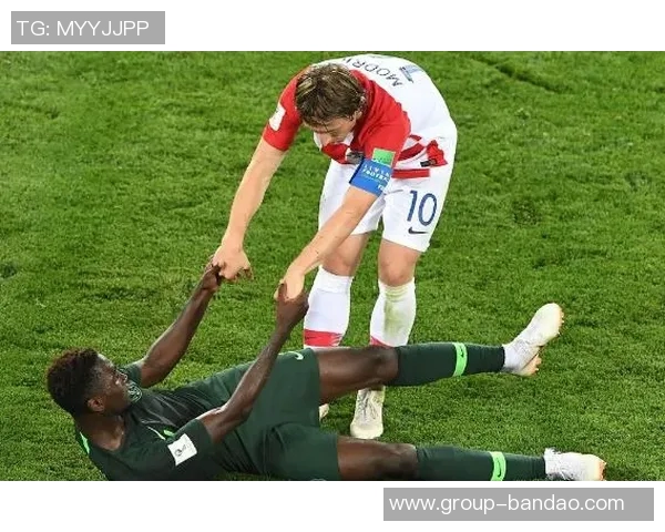 科尔分享负荷管理经验强调赛前准备12人掌控比赛节奏的重要性 科尔分享负荷管理经验强调赛前准备12人掌控比赛节奏的重要性