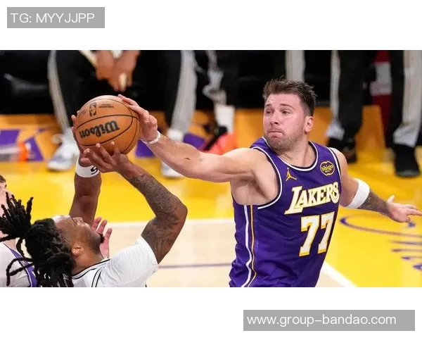 东契奇见追梦三不沾激动呐喊绝对不可能引发全场热议 东契奇见追梦三不沾激动呐喊绝对不可能引发全场热议