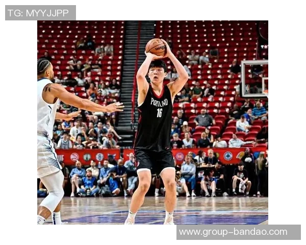 曾令旭点评杨瀚森首秀表现称其需时间适应国内篮球环境 曾令旭点评杨瀚森首秀表现称其需时间适应国内篮球环境